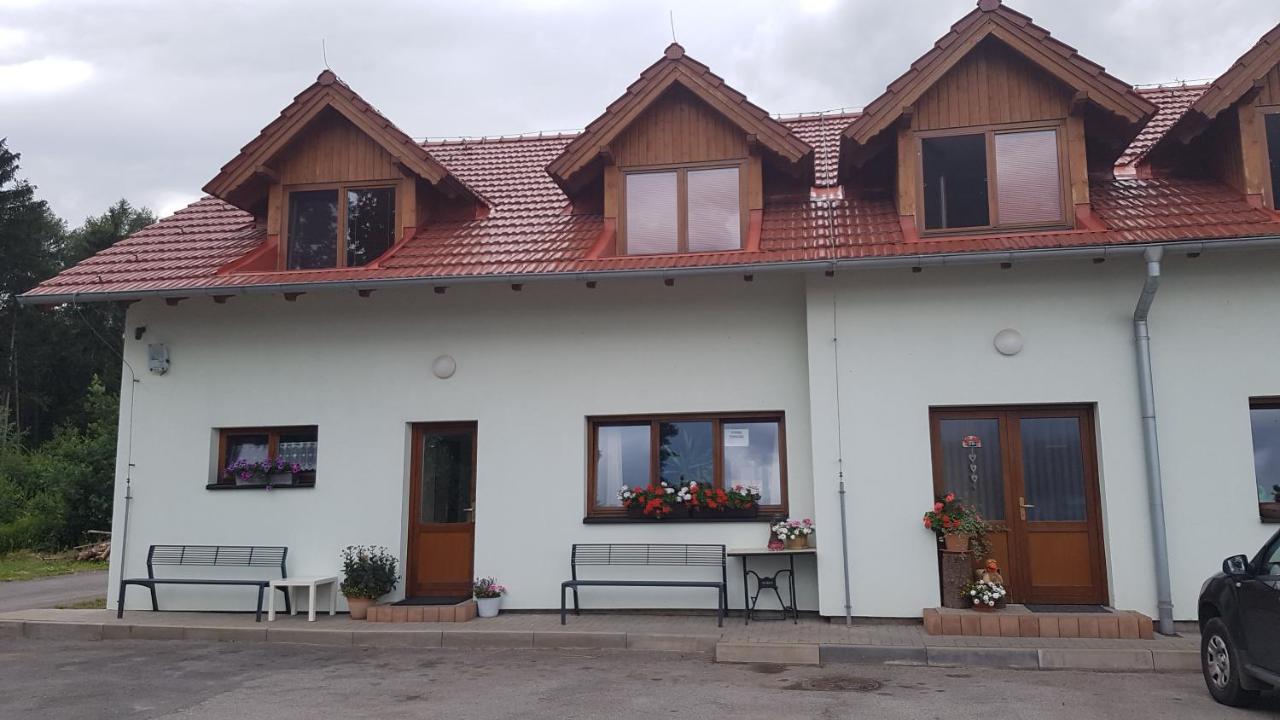דירות Msecke Zehrovice Na Samote U Lesa -Rasovna מראה חיצוני תמונה